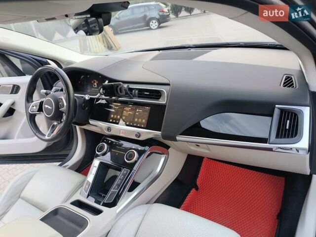 Серый Ягуар I-Pace, объемом двигателя 0 л и пробегом 186 тыс. км за 24000 $, фото 3 на Automoto.ua