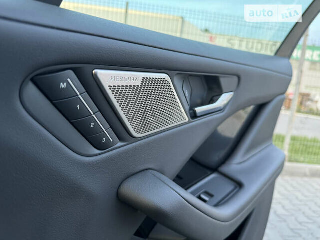 Серый Ягуар I-Pace, объемом двигателя 0 л и пробегом 149 тыс. км за 21900 $, фото 36 на Automoto.ua
