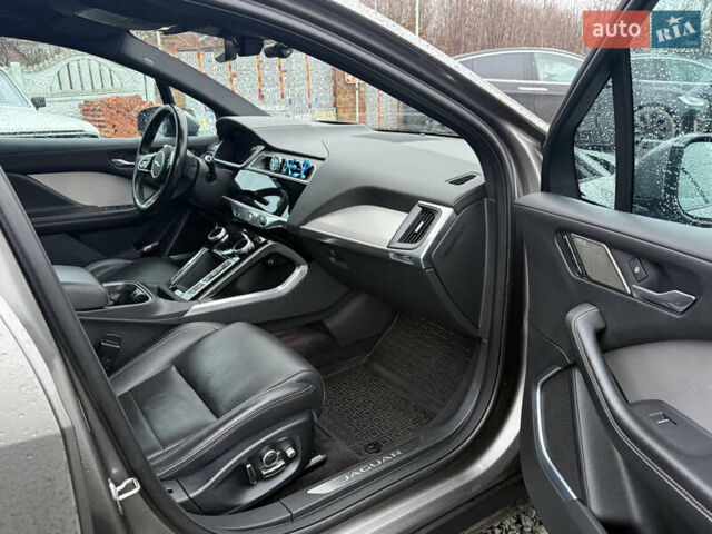 Серый Ягуар I-Pace, объемом двигателя 0 л и пробегом 169 тыс. км за 24999 $, фото 6 на Automoto.ua