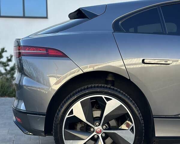 Серый Ягуар I-Pace, объемом двигателя 0 л и пробегом 94 тыс. км за 25900 $, фото 24 на Automoto.ua