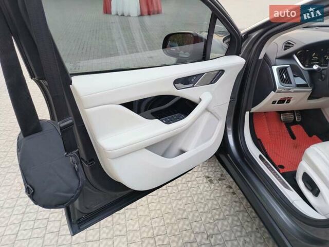 Серый Ягуар I-Pace, объемом двигателя 0 л и пробегом 186 тыс. км за 24000 $, фото 2 на Automoto.ua