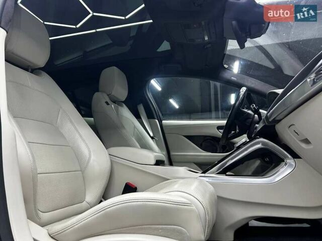 Серый Ягуар I-Pace, объемом двигателя 0 л и пробегом 152 тыс. км за 26000 $, фото 7 на Automoto.ua