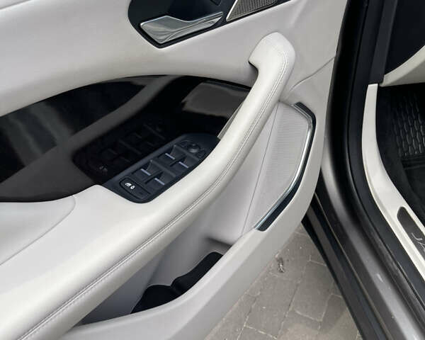 Серый Ягуар I-Pace, объемом двигателя 0 л и пробегом 150 тыс. км за 29000 $, фото 11 на Automoto.ua