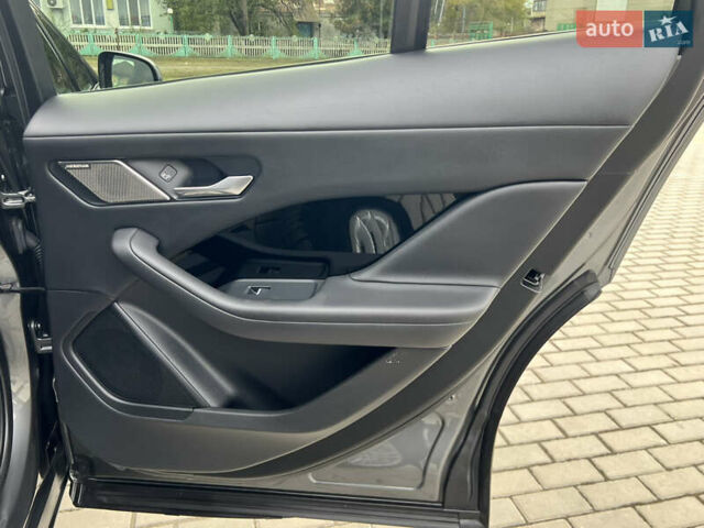 Серый Ягуар I-Pace, объемом двигателя 0 л и пробегом 85 тыс. км за 22852 $, фото 21 на Automoto.ua