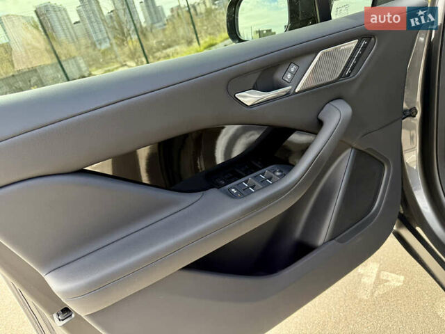 Серый Ягуар I-Pace, объемом двигателя 0 л и пробегом 89 тыс. км за 24900 $, фото 24 на Automoto.ua