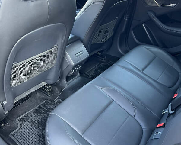 Серый Ягуар I-Pace, объемом двигателя 0 л и пробегом 132 тыс. км за 19999 $, фото 16 на Automoto.ua