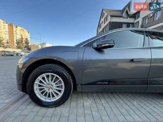 Серый Ягуар I-Pace, объемом двигателя 0 л и пробегом 132 тыс. км за 19999 $, фото 2 на Automoto.ua