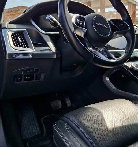 Серый Ягуар I-Pace, объемом двигателя 0 л и пробегом 145 тыс. км за 23900 $, фото 12 на Automoto.ua