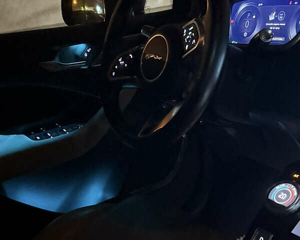 Серый Ягуар I-Pace, объемом двигателя 0 л и пробегом 117 тыс. км за 27000 $, фото 26 на Automoto.ua