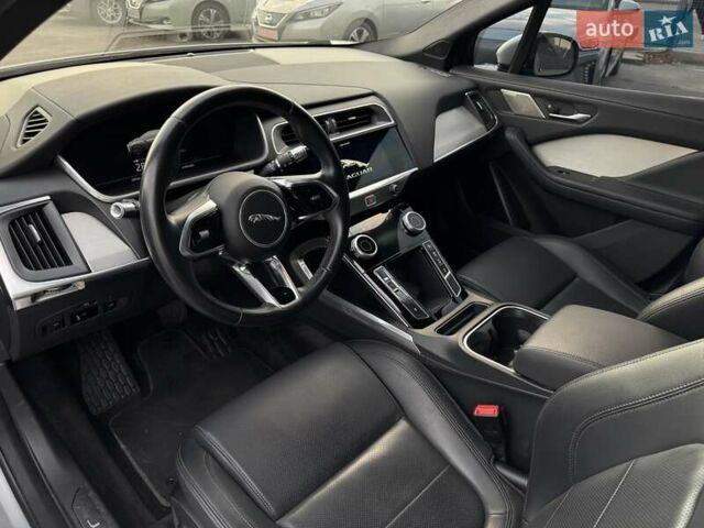 Серый Ягуар I-Pace, объемом двигателя 0 л и пробегом 209 тыс. км за 20900 $, фото 40 на Automoto.ua