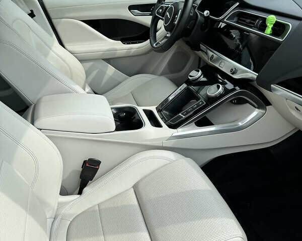 Серый Ягуар I-Pace, объемом двигателя 0 л и пробегом 169 тыс. км за 24999 $, фото 8 на Automoto.ua