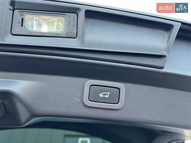 Серый Ягуар I-Pace, объемом двигателя 0 л и пробегом 155 тыс. км за 29990 $, фото 44 на Automoto.ua