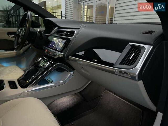Серый Ягуар I-Pace, объемом двигателя 0 л и пробегом 83 тыс. км за 29500 $, фото 50 на Automoto.ua