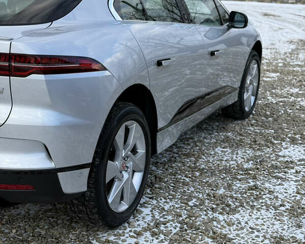 Серый Ягуар I-Pace, объемом двигателя 0 л и пробегом 169 тыс. км за 23499 $, фото 112 на Automoto.ua