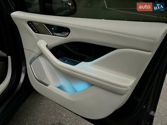 Серый Ягуар I-Pace, объемом двигателя 0 л и пробегом 83 тыс. км за 29500 $, фото 52 на Automoto.ua