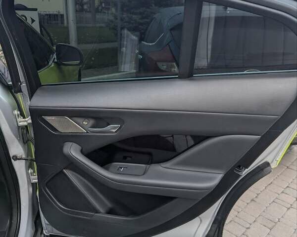 Серый Ягуар I-Pace, объемом двигателя 0 л и пробегом 169 тыс. км за 22000 $, фото 19 на Automoto.ua