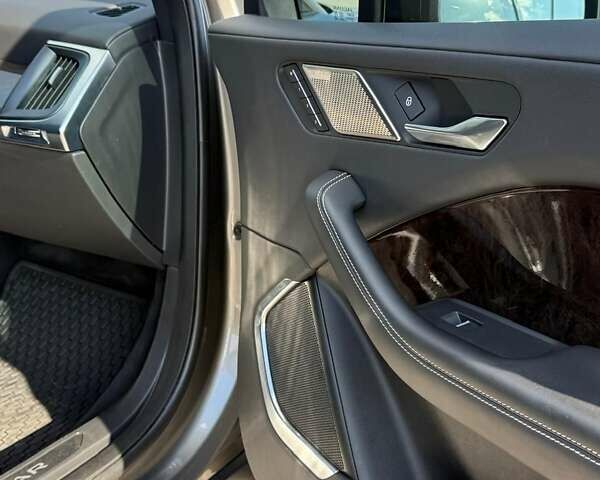 Серый Ягуар I-Pace, объемом двигателя 0 л и пробегом 75 тыс. км за 26500 $, фото 8 на Automoto.ua
