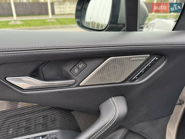 Серый Ягуар I-Pace, объемом двигателя 0 л и пробегом 118 тыс. км за 23000 $, фото 25 на Automoto.ua
