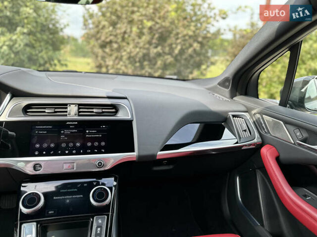 Серый Ягуар I-Pace, объемом двигателя 0 л и пробегом 90 тыс. км за 28300 $, фото 36 на Automoto.ua