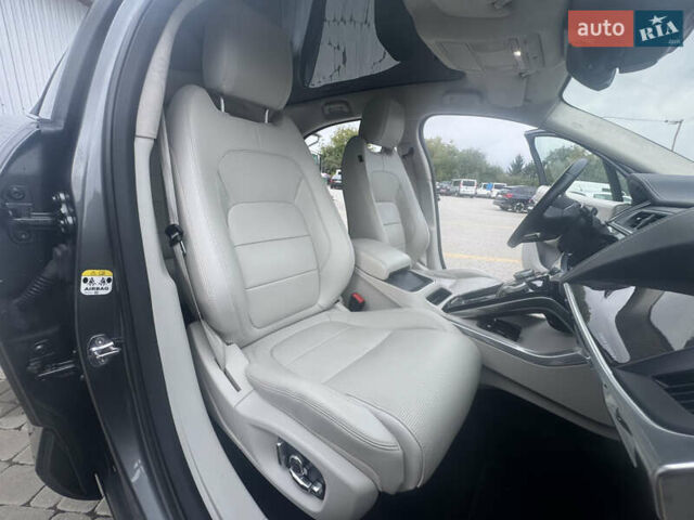 Серый Ягуар I-Pace, объемом двигателя 0 л и пробегом 129 тыс. км за 26500 $, фото 92 на Automoto.ua