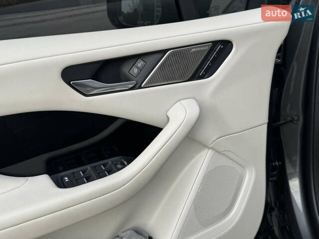 Серый Ягуар I-Pace, объемом двигателя 0 л и пробегом 143 тыс. км за 25500 $, фото 12 на Automoto.ua