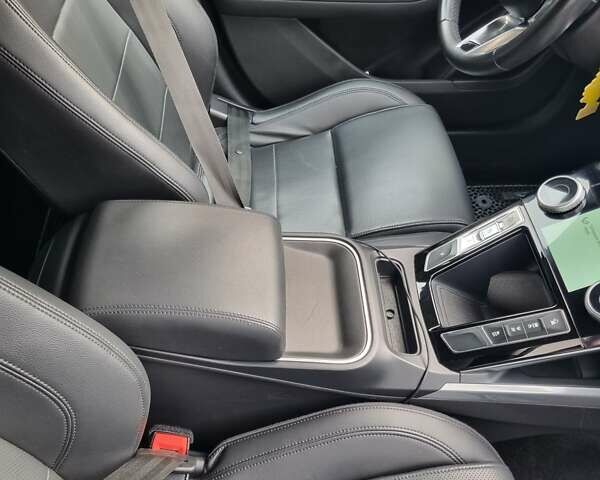 Серый Ягуар I-Pace, объемом двигателя 0 л и пробегом 89 тыс. км за 22700 $, фото 34 на Automoto.ua