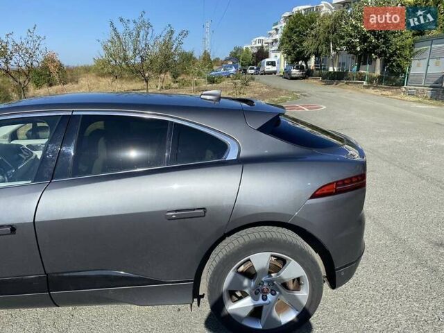 Серый Ягуар I-Pace, объемом двигателя 0 л и пробегом 77 тыс. км за 27500 $, фото 2 на Automoto.ua