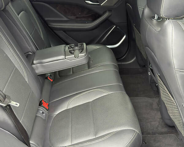 Серый Ягуар I-Pace, объемом двигателя 0 л и пробегом 112 тыс. км за 26500 $, фото 12 на Automoto.ua