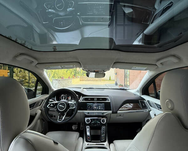 Серый Ягуар I-Pace, объемом двигателя 0 л и пробегом 89 тыс. км за 25400 $, фото 13 на Automoto.ua