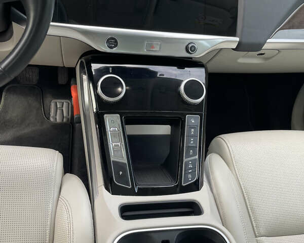 Серый Ягуар I-Pace, объемом двигателя 0 л и пробегом 150 тыс. км за 29000 $, фото 4 на Automoto.ua