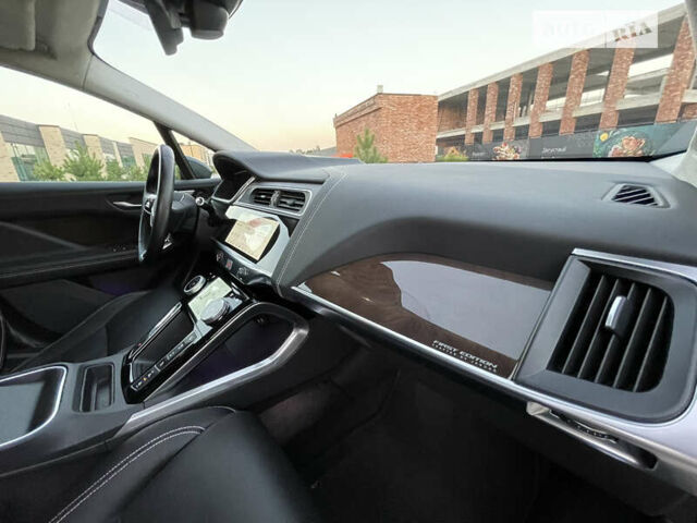Серый Ягуар I-Pace, объемом двигателя 0 л и пробегом 97 тыс. км за 35000 $, фото 26 на Automoto.ua