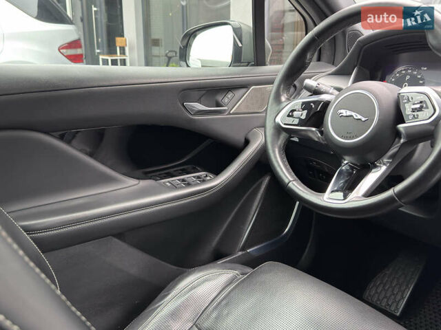 Серый Ягуар I-Pace, объемом двигателя 0 л и пробегом 155 тыс. км за 25300 $, фото 10 на Automoto.ua