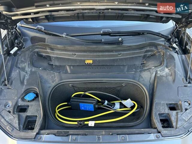 Серый Ягуар I-Pace, объемом двигателя 0 л и пробегом 94 тыс. км за 25900 $, фото 87 на Automoto.ua