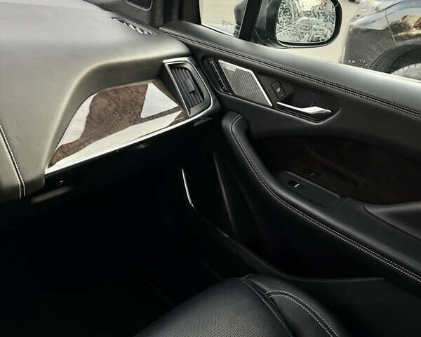 Серый Ягуар I-Pace, объемом двигателя 0 л и пробегом 122 тыс. км за 24500 $, фото 15 на Automoto.ua