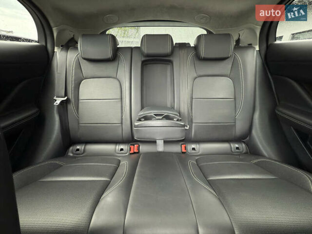 Серый Ягуар I-Pace, объемом двигателя 0 л и пробегом 112 тыс. км за 26500 $, фото 16 на Automoto.ua