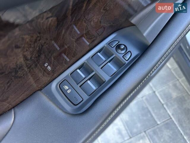 Серый Ягуар I-Pace, объемом двигателя 0 л и пробегом 94 тыс. км за 25900 $, фото 32 на Automoto.ua