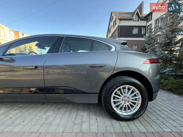 Серый Ягуар I-Pace, объемом двигателя 0 л и пробегом 132 тыс. км за 19999 $, фото 3 на Automoto.ua