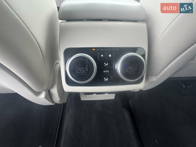 Серый Ягуар I-Pace, объемом двигателя 0 л и пробегом 129 тыс. км за 26500 $, фото 72 на Automoto.ua