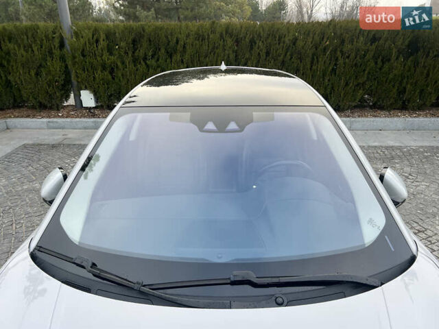 Серый Ягуар I-Pace, объемом двигателя 0 л и пробегом 49 тыс. км за 28300 $, фото 5 на Automoto.ua