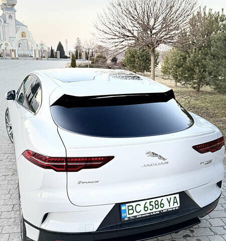 Серый Ягуар I-Pace, объемом двигателя 0 л и пробегом 134 тыс. км за 28000 $, фото 4 на Automoto.ua