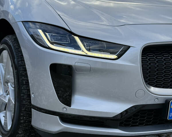 Серый Ягуар I-Pace, объемом двигателя 0 л и пробегом 169 тыс. км за 23499 $, фото 118 на Automoto.ua