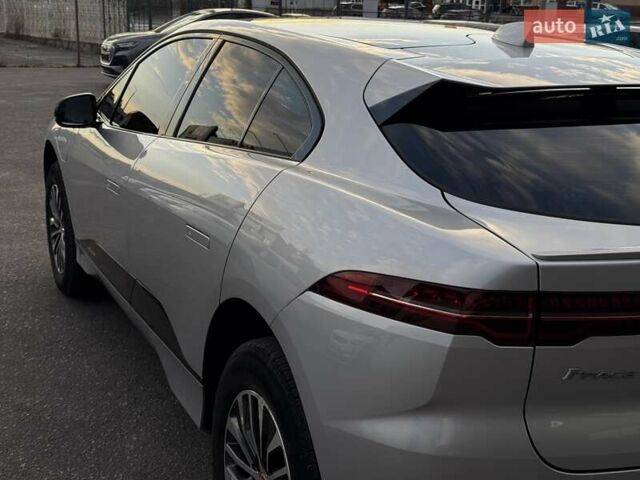 Серый Ягуар I-Pace, объемом двигателя 0 л и пробегом 209 тыс. км за 20900 $, фото 28 на Automoto.ua