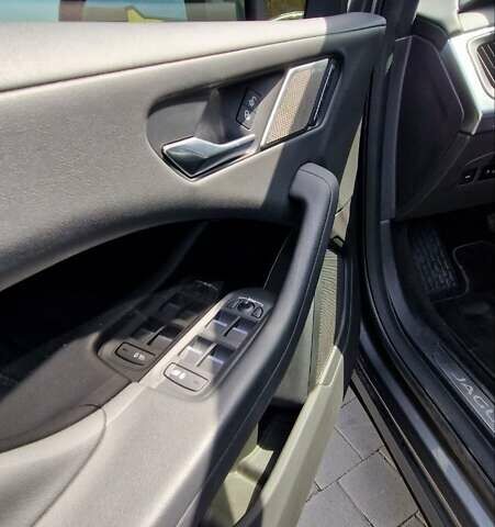 Серый Ягуар I-Pace, объемом двигателя 0 л и пробегом 145 тыс. км за 23900 $, фото 25 на Automoto.ua