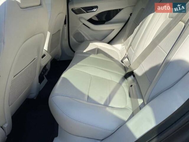 Серый Ягуар I-Pace, объемом двигателя 0 л и пробегом 77 тыс. км за 27500 $, фото 5 на Automoto.ua