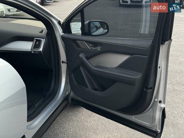 Серый Ягуар I-Pace, объемом двигателя 0 л и пробегом 209 тыс. км за 20900 $, фото 58 на Automoto.ua