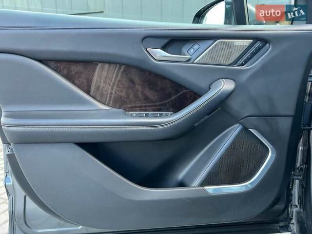 Серый Ягуар I-Pace, объемом двигателя 0 л и пробегом 155 тыс. км за 29990 $, фото 14 на Automoto.ua