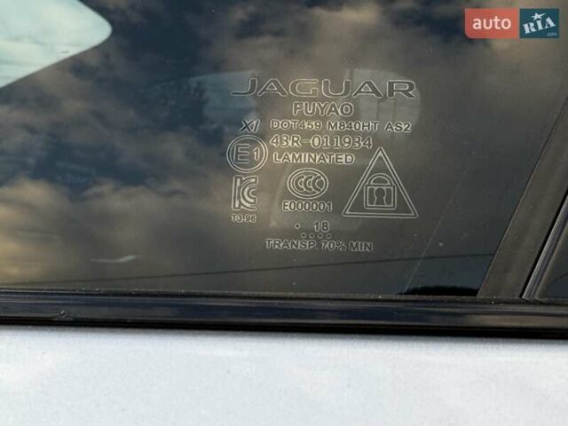 Серый Ягуар I-Pace, объемом двигателя 0 л и пробегом 209 тыс. км за 20900 $, фото 35 на Automoto.ua