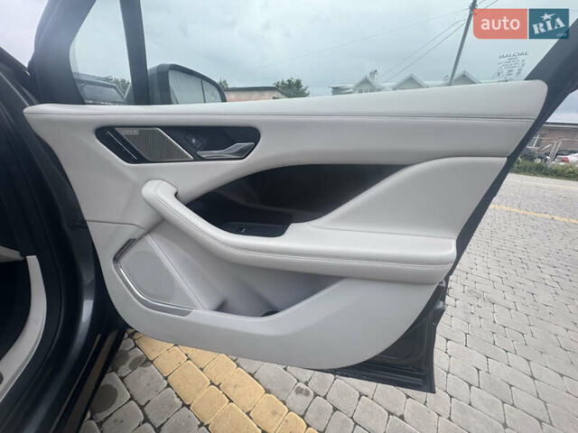 Серый Ягуар I-Pace, объемом двигателя 0 л и пробегом 129 тыс. км за 26500 $, фото 83 на Automoto.ua