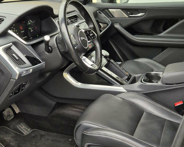 Серый Ягуар I-Pace, объемом двигателя 0 л и пробегом 131 тыс. км за 21700 $, фото 11 на Automoto.ua