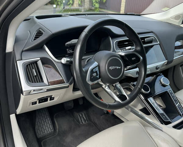 Серый Ягуар I-Pace, объемом двигателя 0 л и пробегом 150 тыс. км за 29000 $, фото 2 на Automoto.ua
